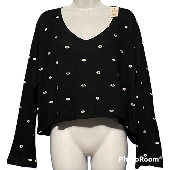 PINK Victoria's Secret Long Sleeve V-Neck Crop Tee Top Size L Printed Lips Logo - Picture 4 of 6